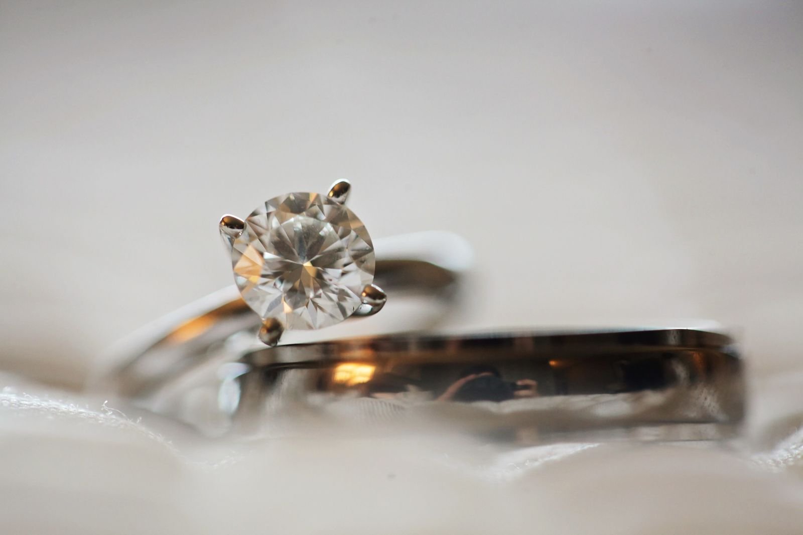 Diamond Solitaire — macro detail